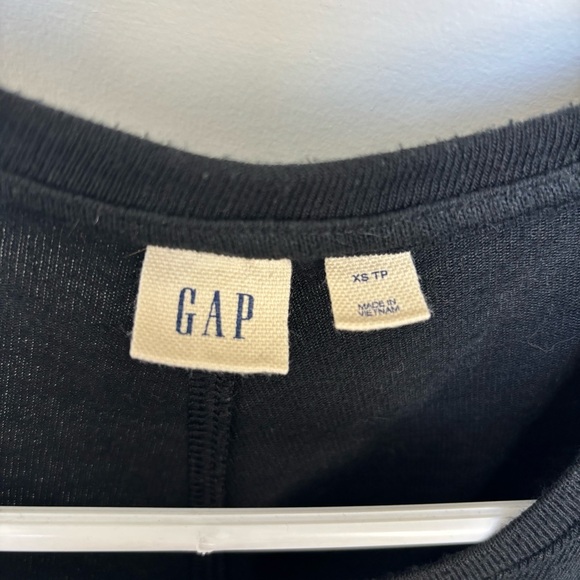 GAP Charcoal Crew Neck Tee - Picture 2 of 5